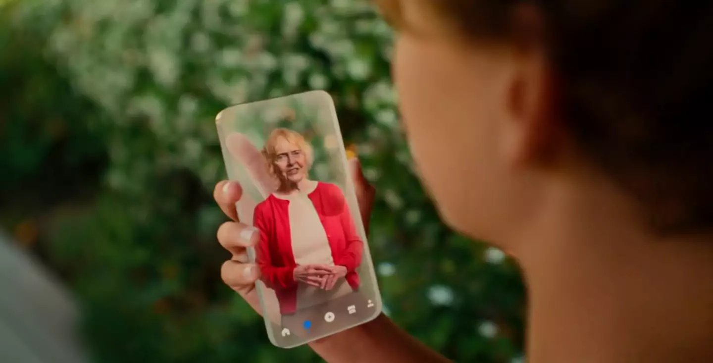 “2wai” tətbiqi: Süni intellektlə vəfat etmiş yaxınlarla virtual ünsiyyət